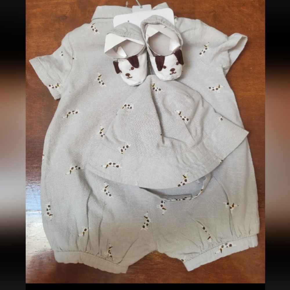 🆕Tommy Bahama 3 pc Baby Boy Romper Set w/ Hat & Shoes Dog Print Size 3-6 Mos.